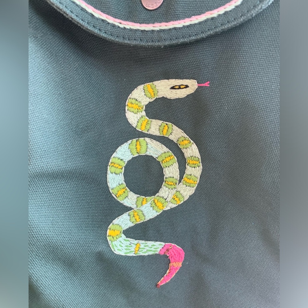 BAGGU - Teal green snake snap backpack - Hand embroidery - New with Tags - Picture 3 of 12
